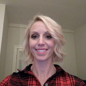 Meet your Posher, Dee